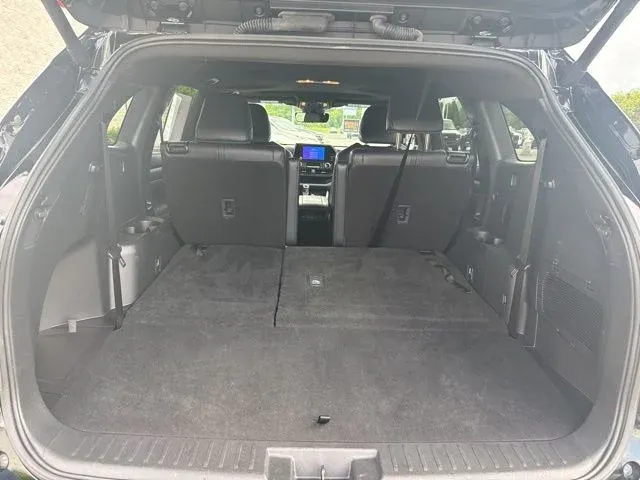 2025 Toyota Highlander XSE thumbnail 14