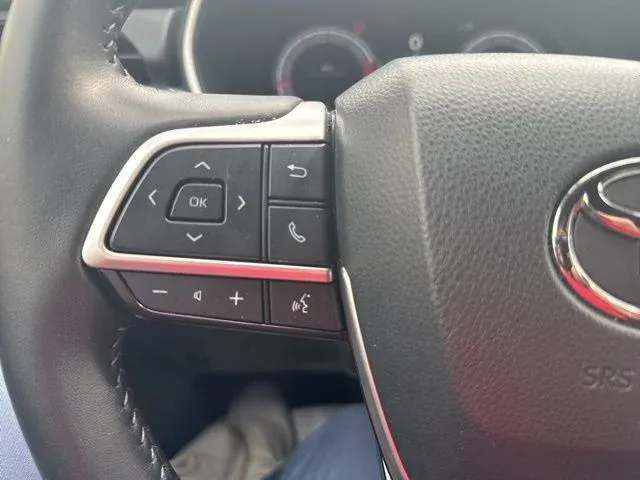 2025 Toyota Highlander XSE thumbnail 34