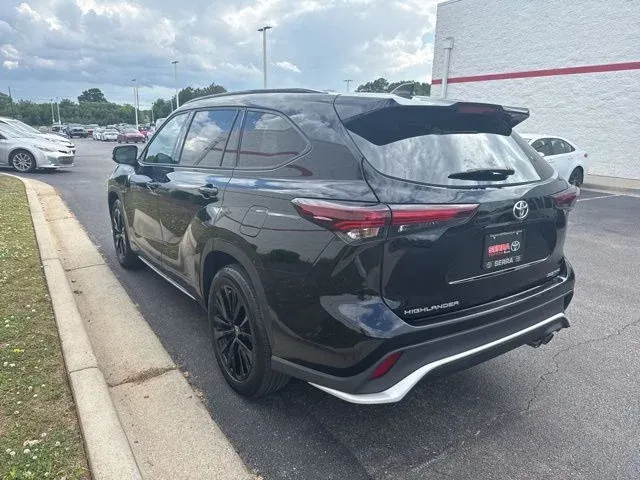 2025 Toyota Highlander XSE thumbnail 5