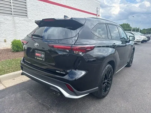 2025 Toyota Highlander XSE thumbnail 7