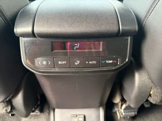 2025 Toyota Highlander XSE thumbnail 26