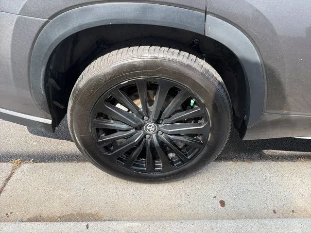 2025 Toyota Highlander XSE thumbnail 12