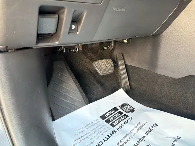 2025 Toyota Highlander XSE thumbnail 32