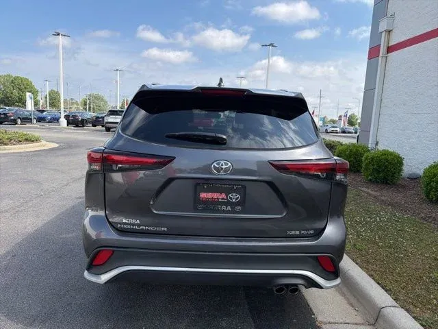 2025 Toyota Highlander XSE thumbnail 8