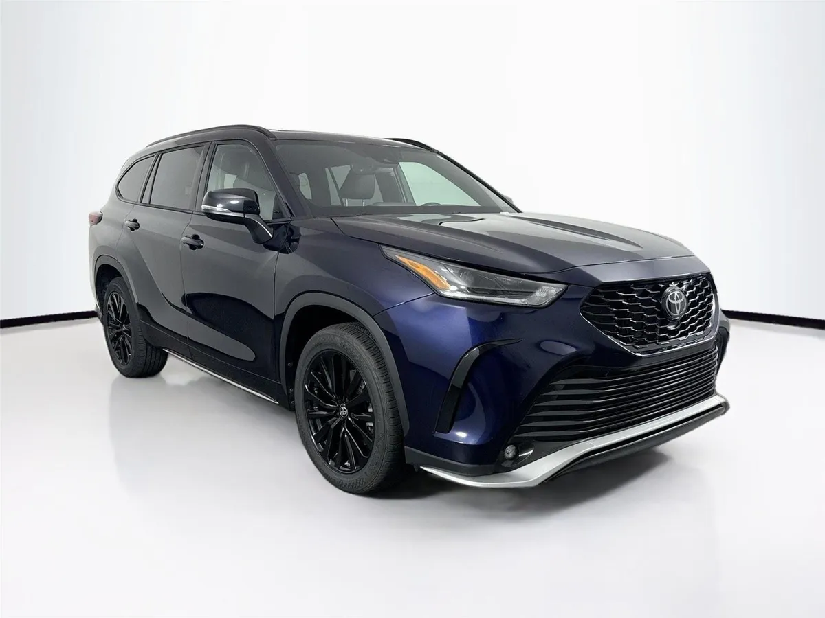 2025 Toyota Highlander XSE thumbnail 10