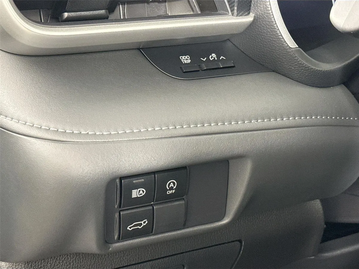 2025 Toyota Highlander XSE thumbnail 16