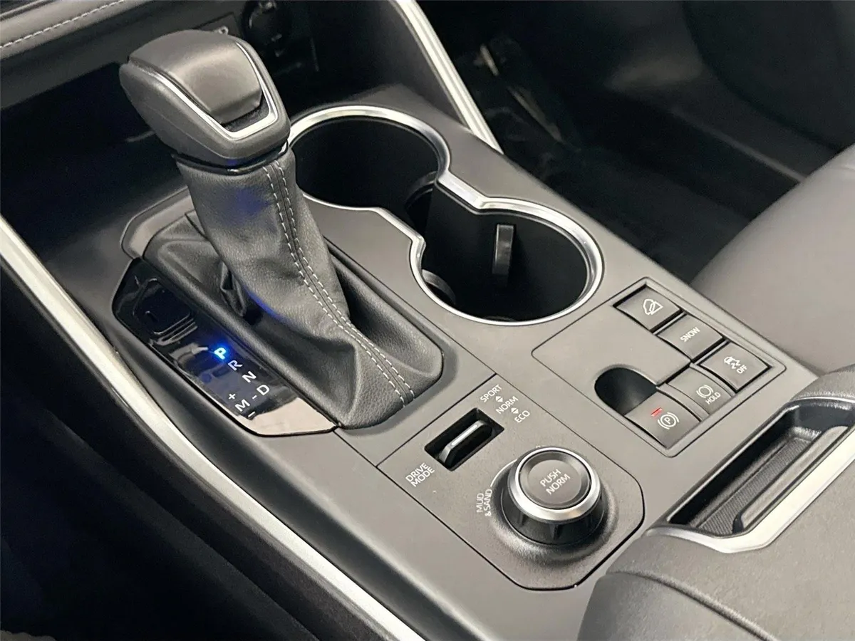 2025 Toyota Highlander XSE thumbnail 28