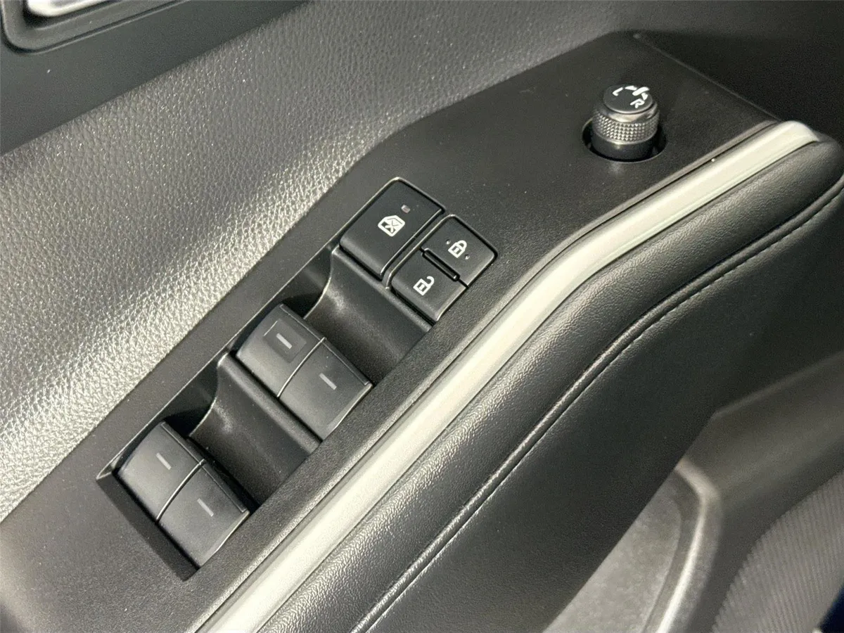 2025 Toyota Highlander XSE thumbnail 29