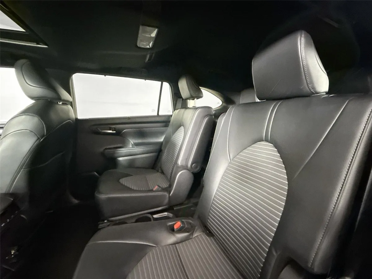 2025 Toyota Highlander XSE thumbnail 31