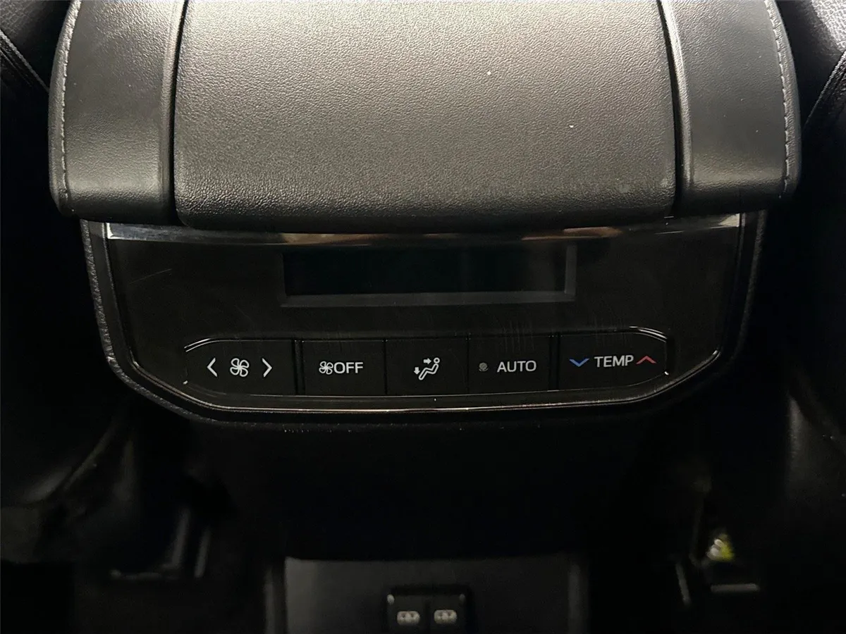 2025 Toyota Highlander XSE thumbnail 36