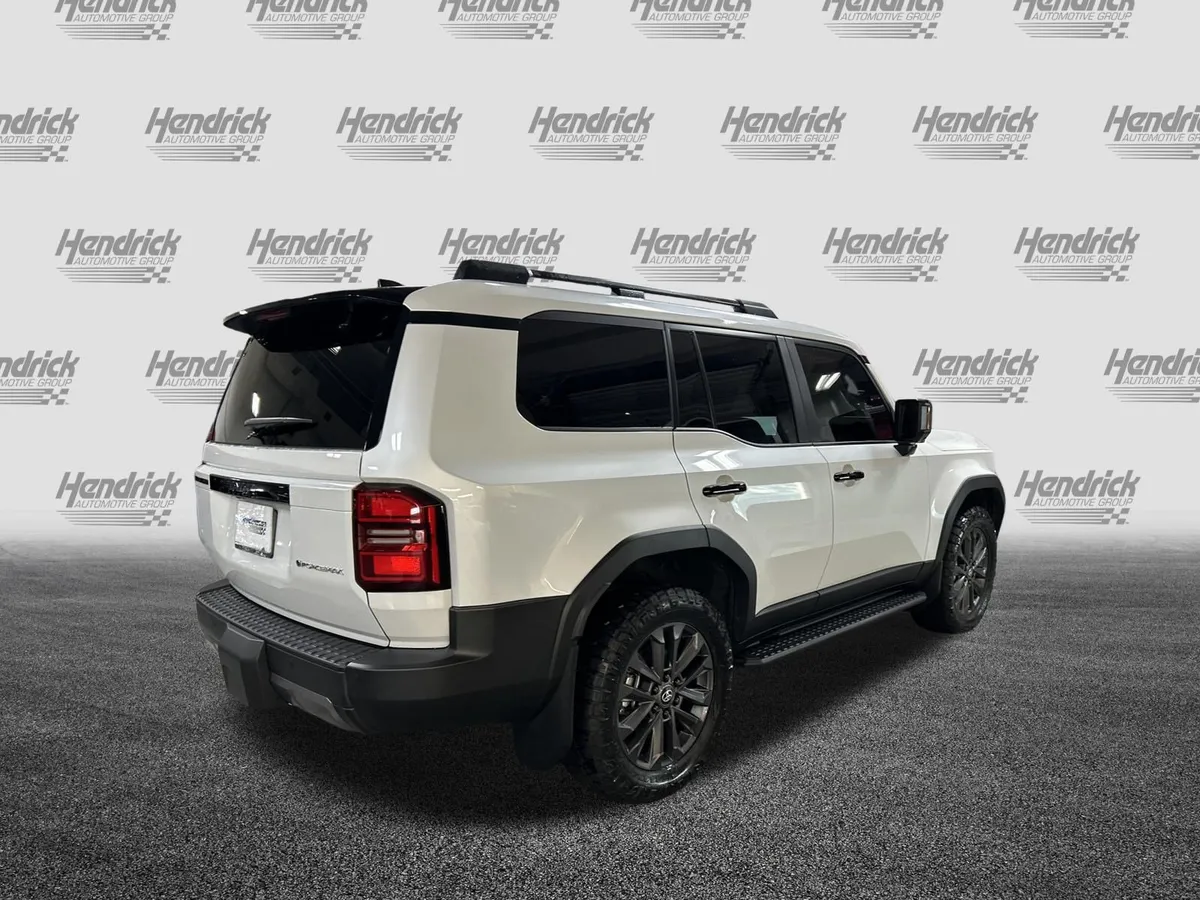 2025 Toyota Land Cruiser thumbnail 10