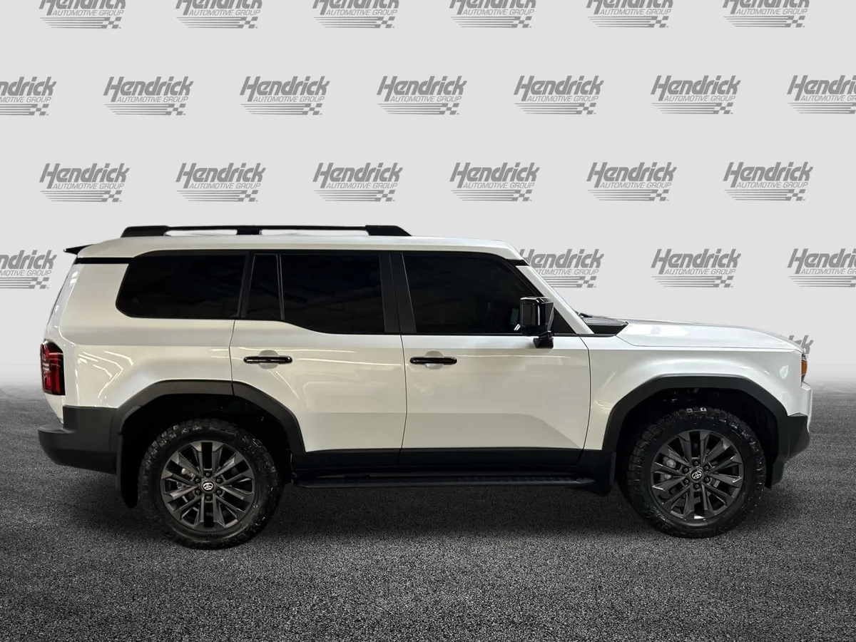 2025 Toyota Land Cruiser thumbnail 11