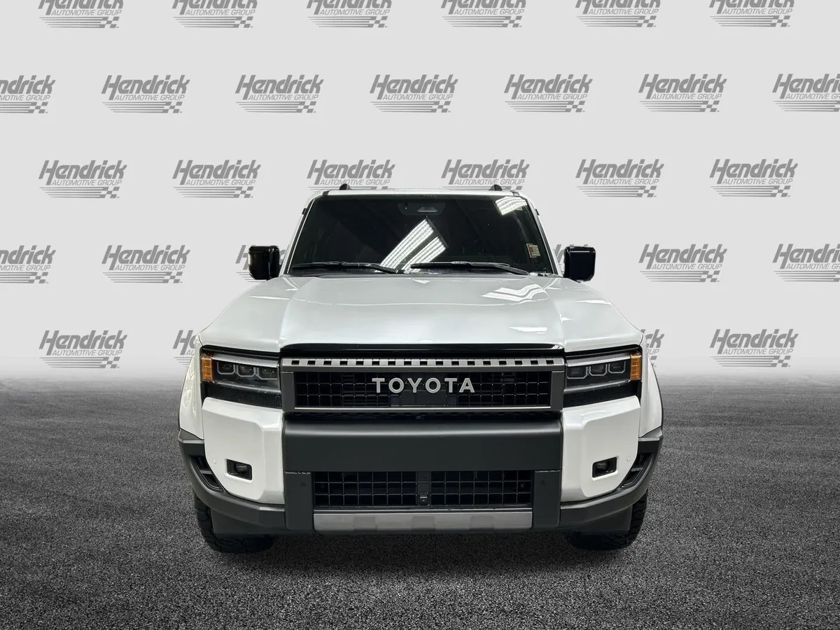 2025 Toyota Land Cruiser thumbnail 3