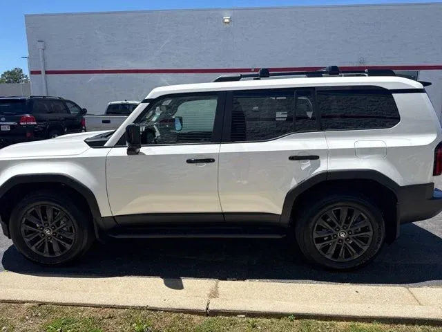 2025 Toyota Land Cruiser Base thumbnail 3