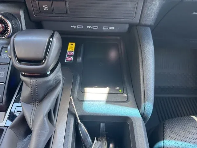 2025 Toyota Land Cruiser Base thumbnail 40