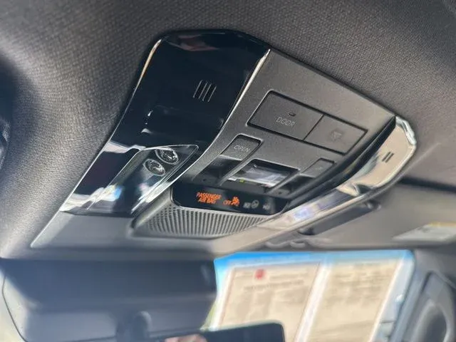 2025 Toyota Land Cruiser Base thumbnail 43
