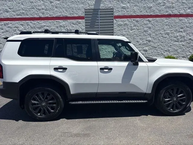 2025 Toyota Land Cruiser Base thumbnail 7