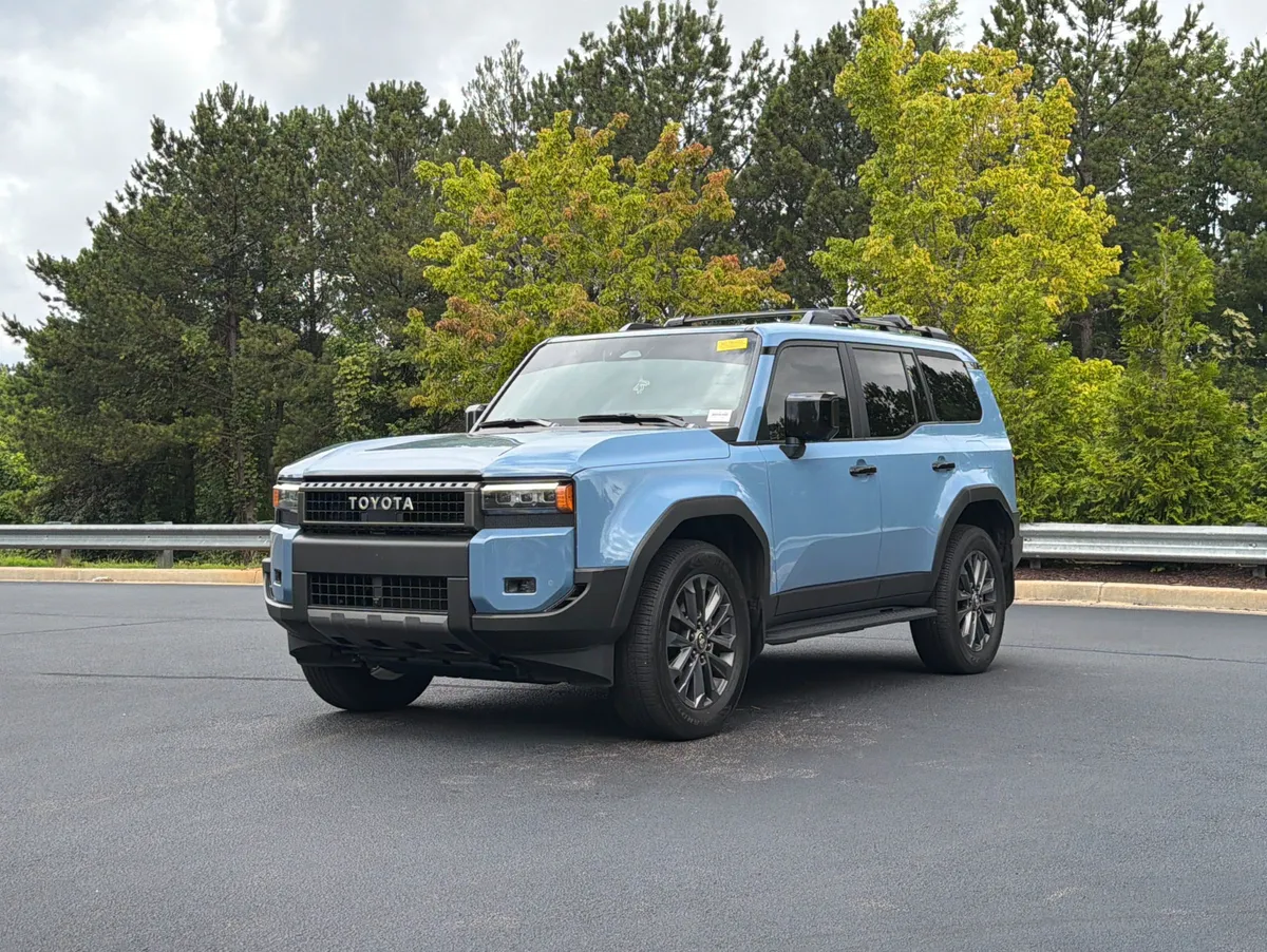 2025 Toyota Land Cruiser thumbnail 10