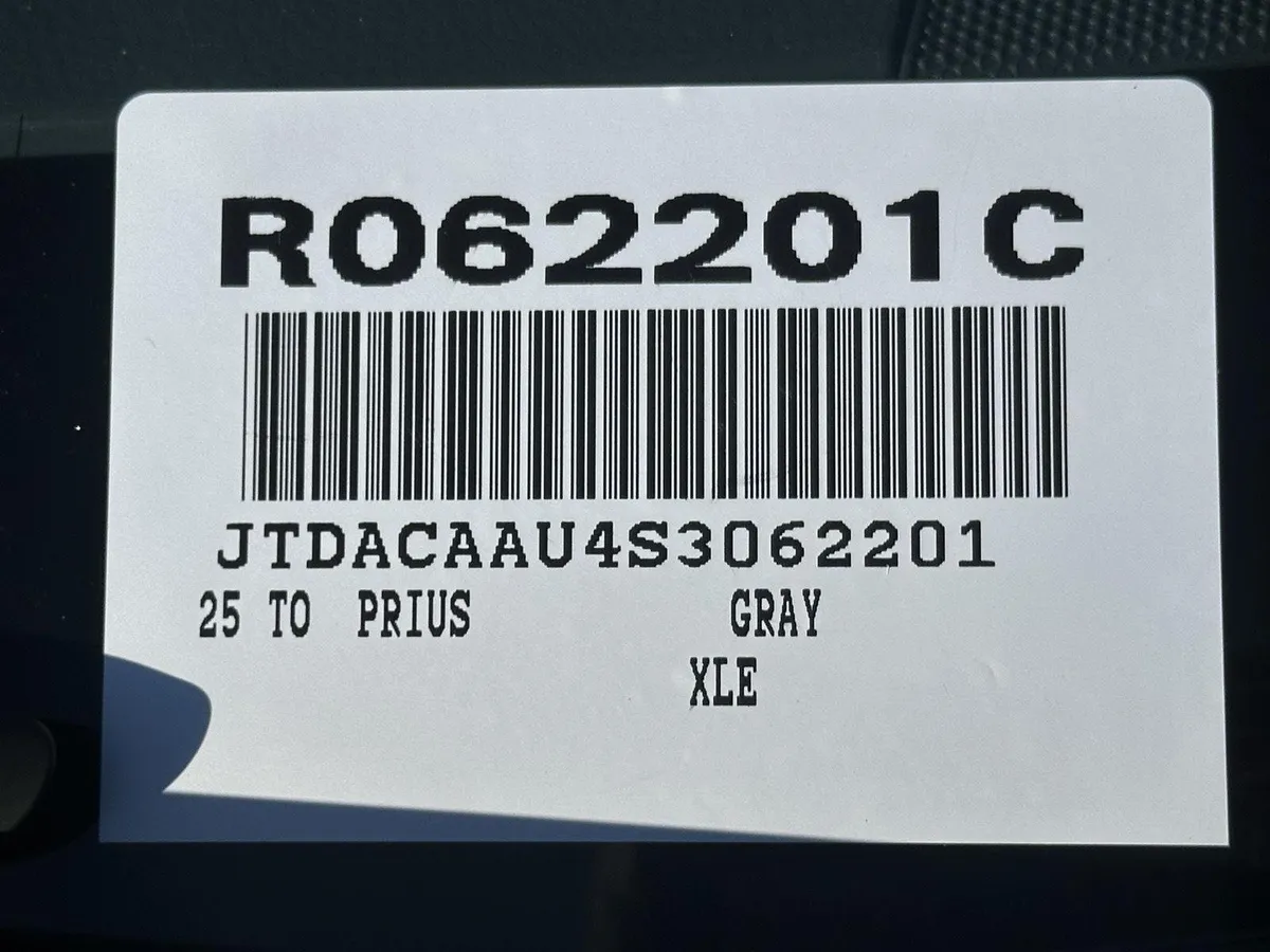 2025 Toyota Prius XLE thumbnail 15