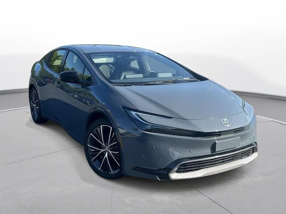 2025 Toyota Prius XLE thumbnail 4