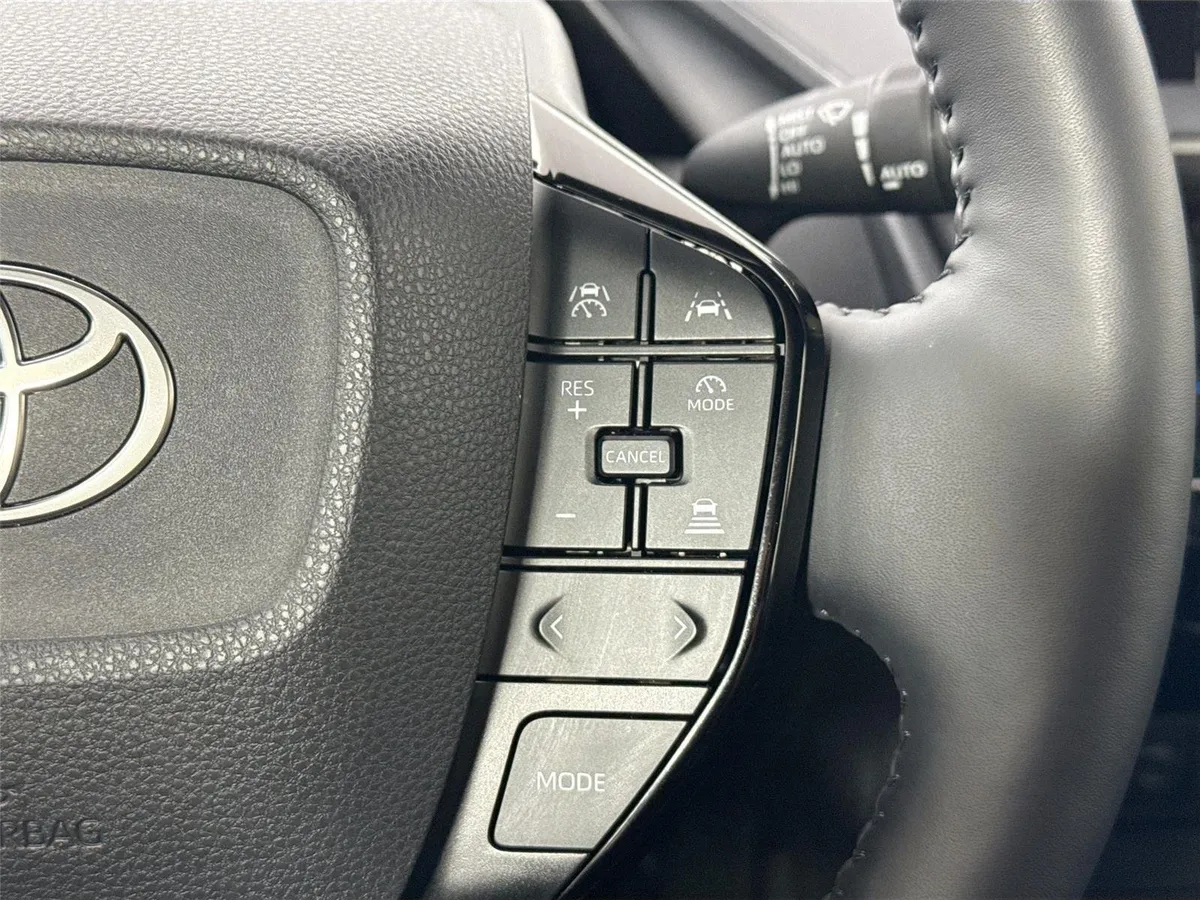 2025 Toyota Prius XLE thumbnail 20