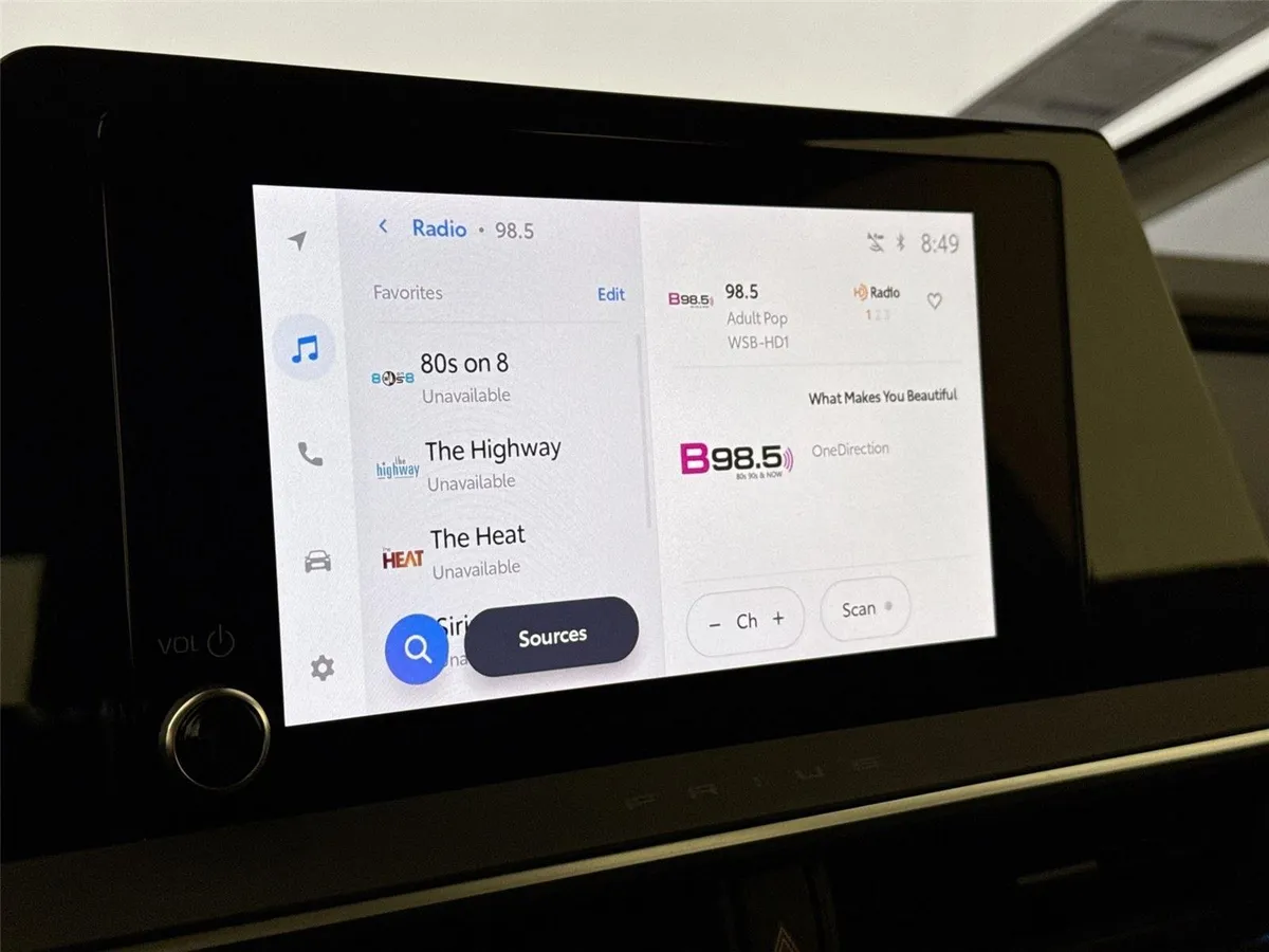 2025 Toyota Prius XLE thumbnail 24