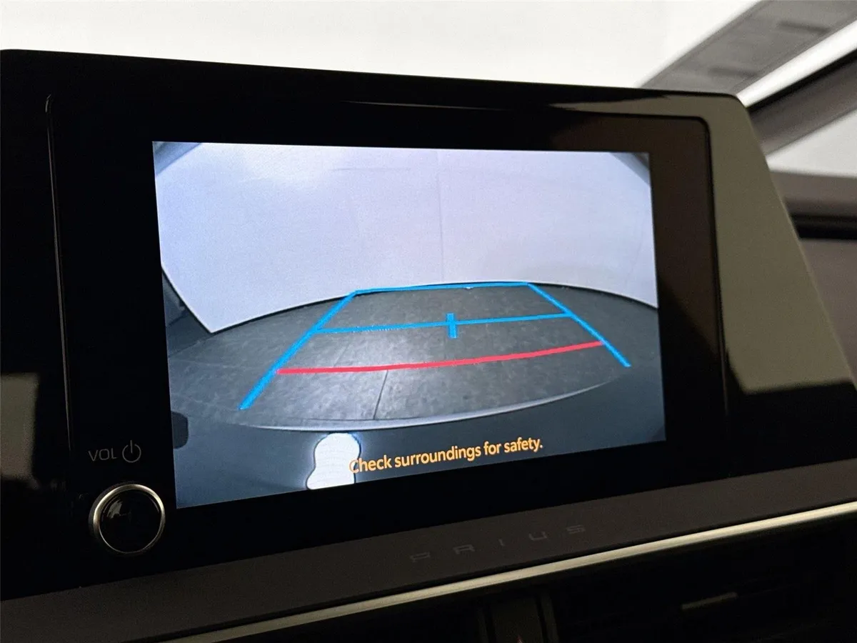 2025 Toyota Prius XLE thumbnail 25