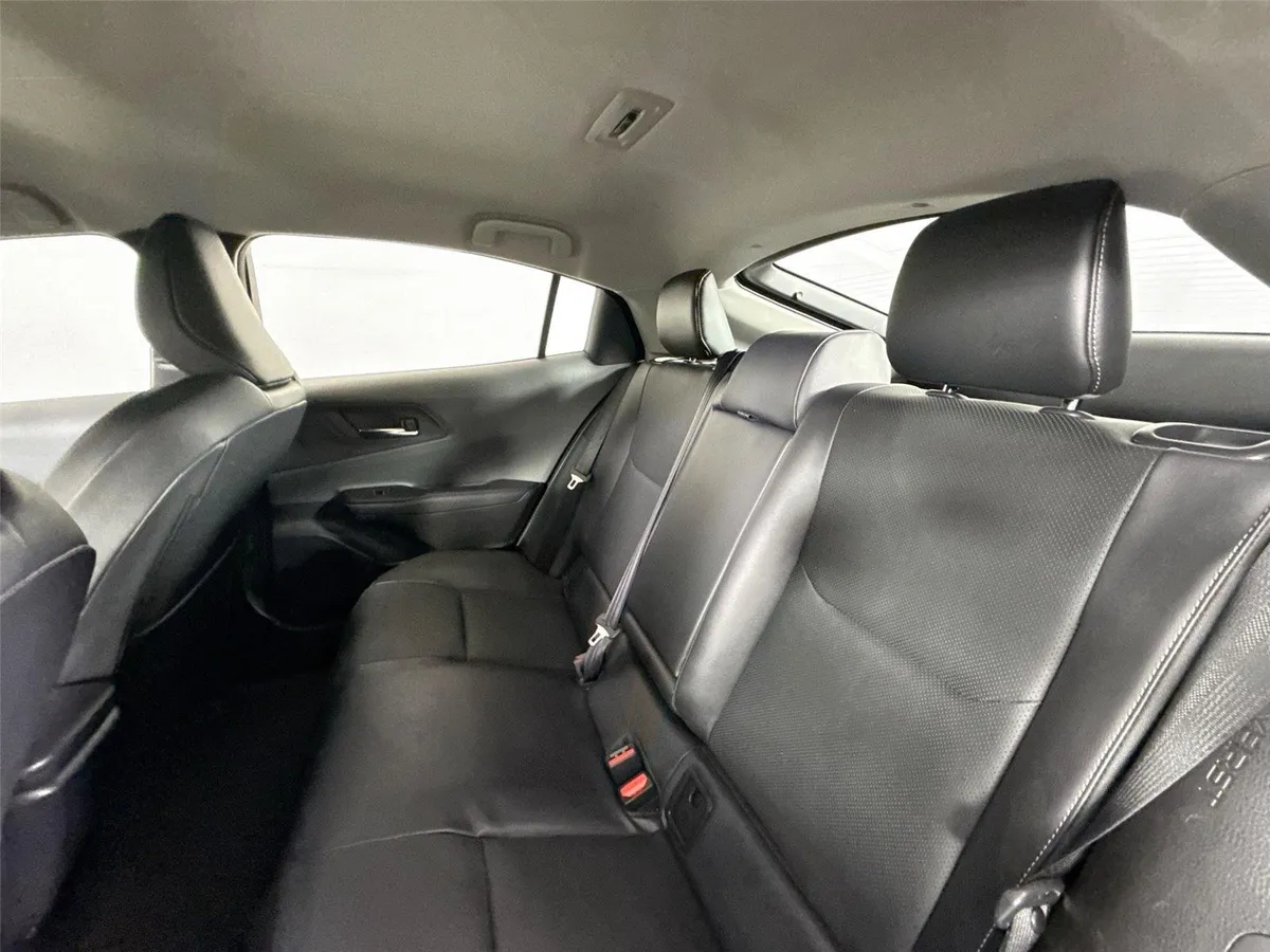 2025 Toyota Prius XLE thumbnail 30