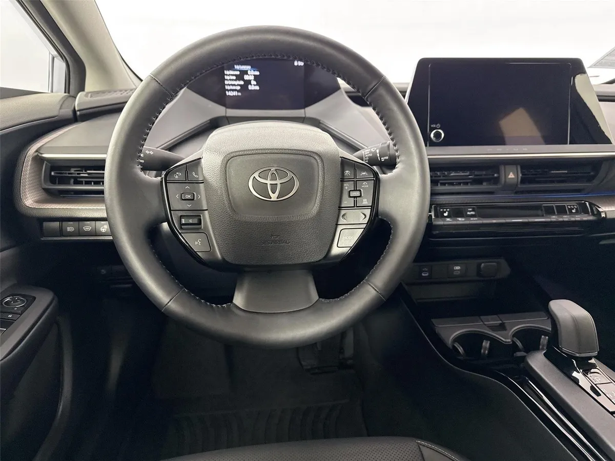2025 Toyota Prius XLE thumbnail 31
