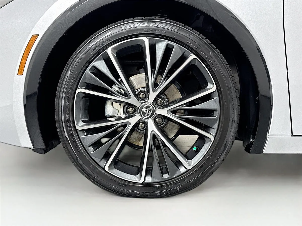 2025 Toyota Prius XLE thumbnail 43