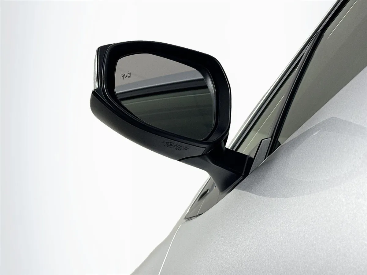 2025 Toyota Prius XLE thumbnail 5