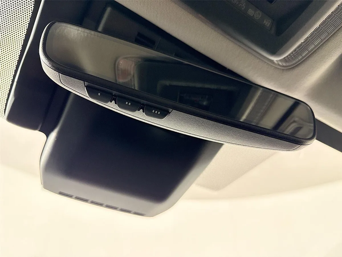 2025 Toyota Prius XLE thumbnail 23