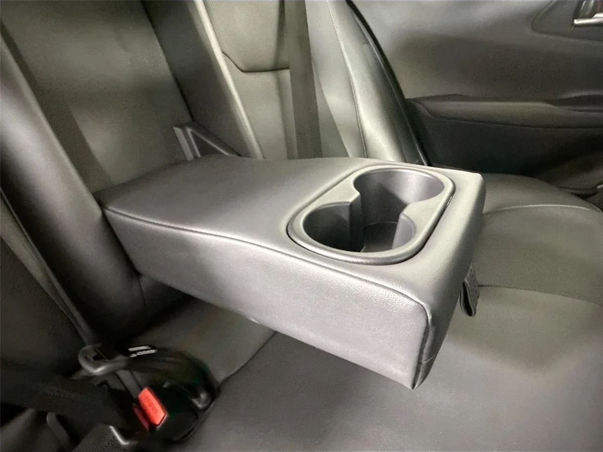 2025 Toyota Prius XLE thumbnail 38