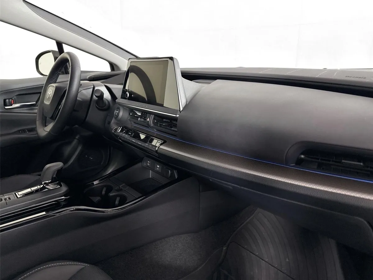 2025 Toyota Prius XLE thumbnail 41