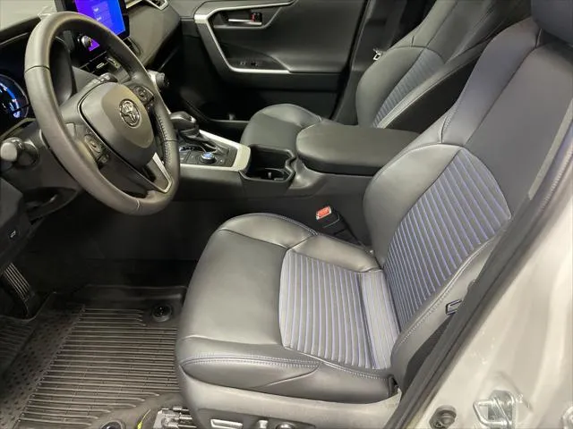 2025 Toyota RAV4 HYBRID thumbnail 15