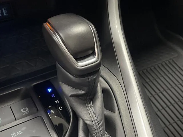 2025 Toyota RAV4 HYBRID thumbnail 25
