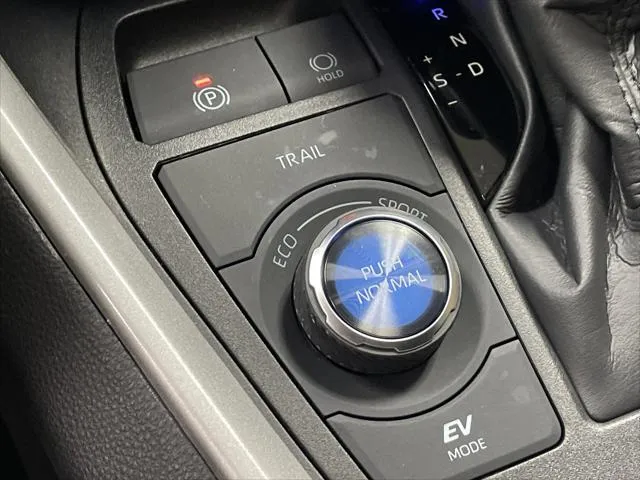 2025 Toyota RAV4 HYBRID thumbnail 26