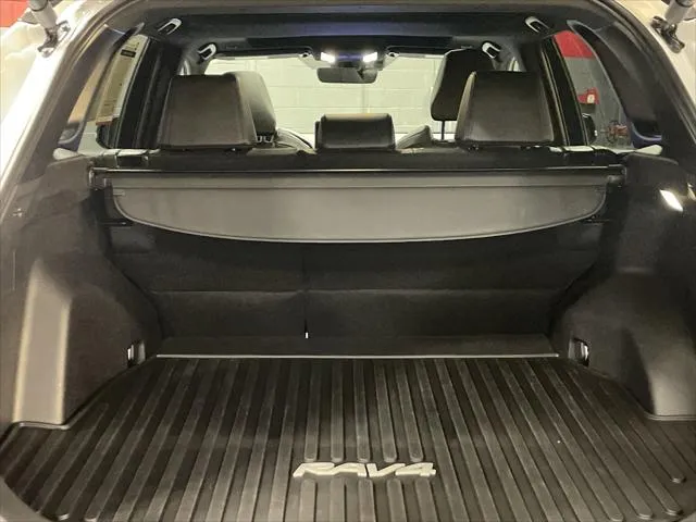 2025 Toyota RAV4 HYBRID thumbnail 33