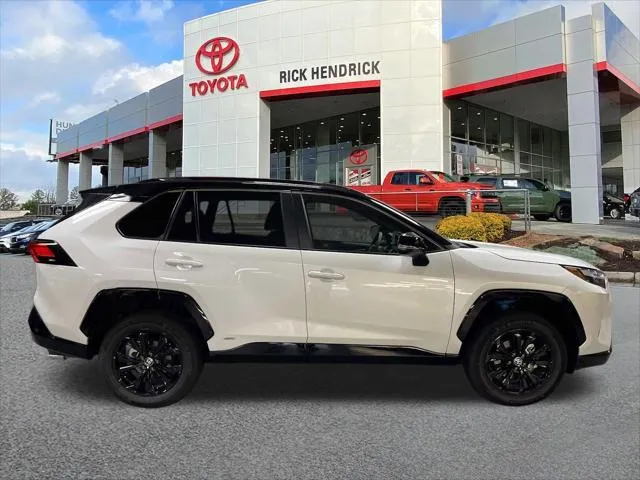 2025 Toyota RAV4 HYBRID thumbnail 36