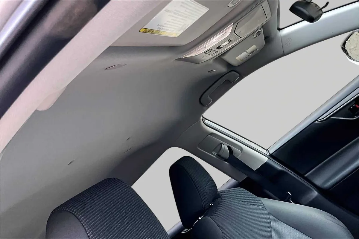 2025 Toyota RAV4 Hybrid LE thumbnail 14