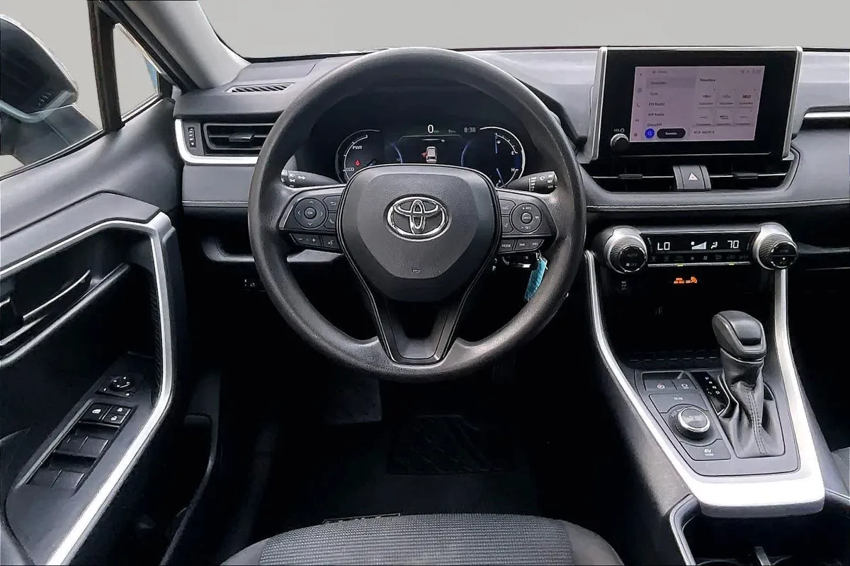 2025 Toyota RAV4 Hybrid LE thumbnail 6