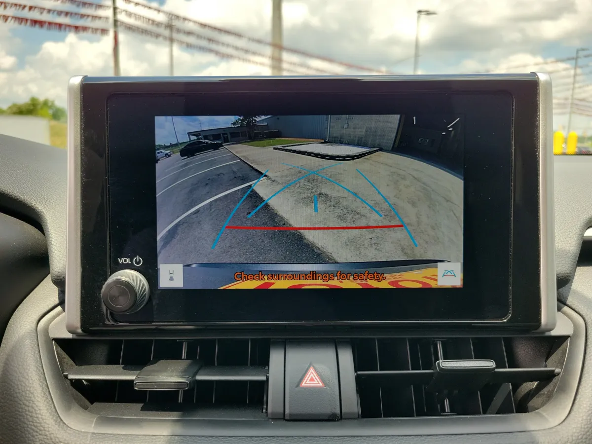 2025 Toyota RAV4 Hybrid LE thumbnail 12