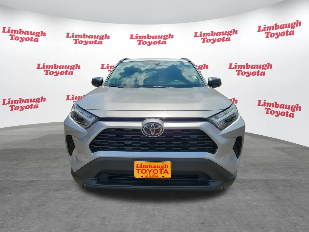 2025 Toyota RAV4 Hybrid LE thumbnail 17