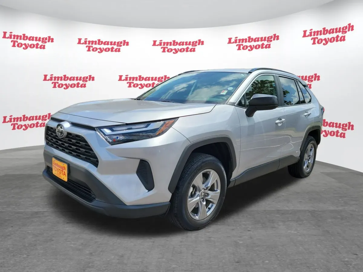 2025 Toyota RAV4 Hybrid LE thumbnail 18