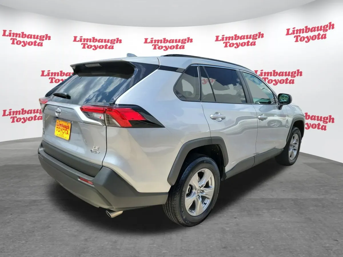 2025 Toyota RAV4 Hybrid LE thumbnail 20