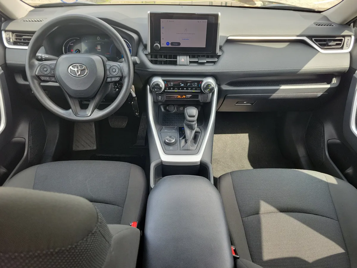 2025 Toyota RAV4 Hybrid LE thumbnail 12