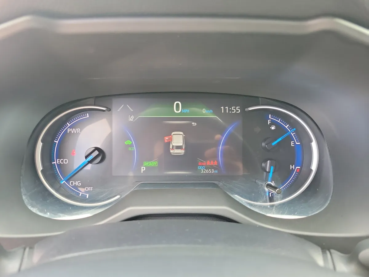 2025 Toyota RAV4 Hybrid LE thumbnail 18