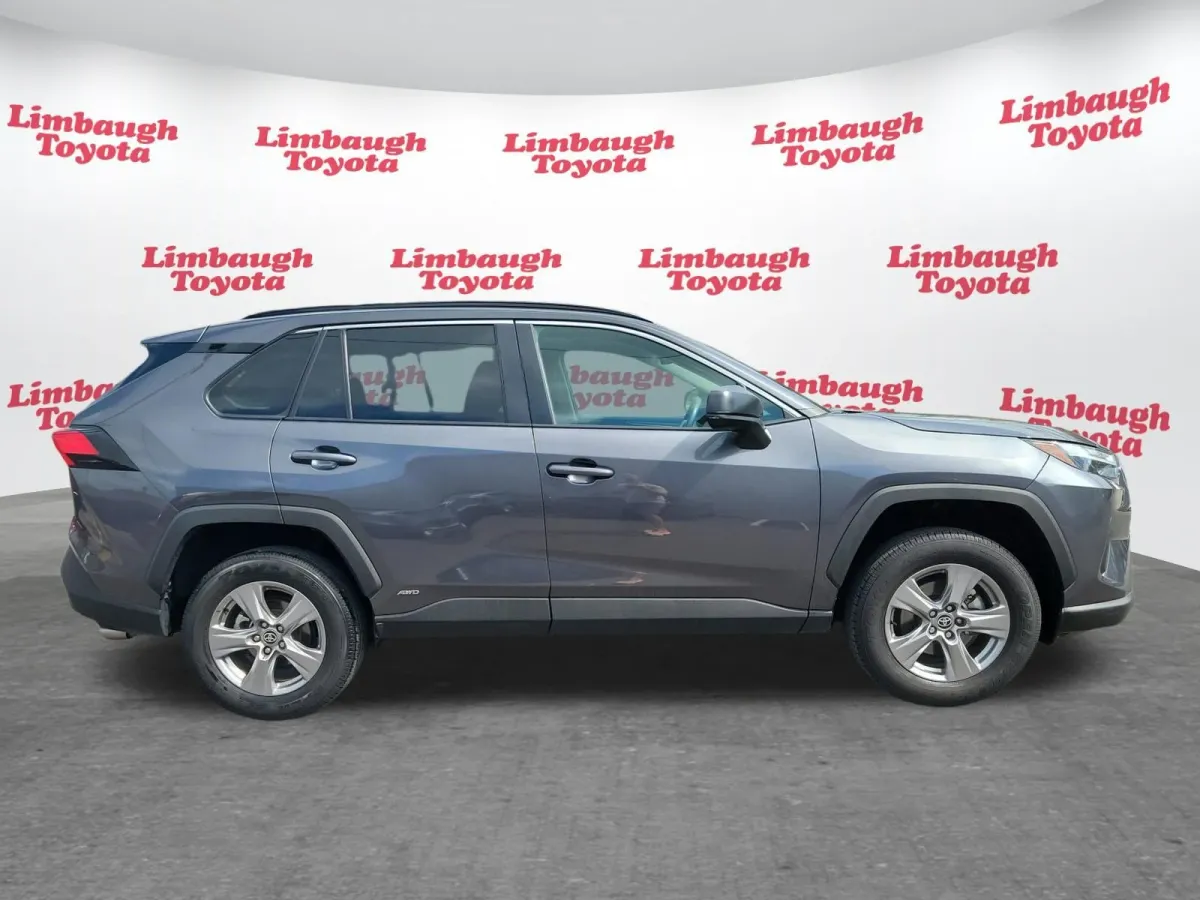 2025 Toyota RAV4 Hybrid LE thumbnail 22