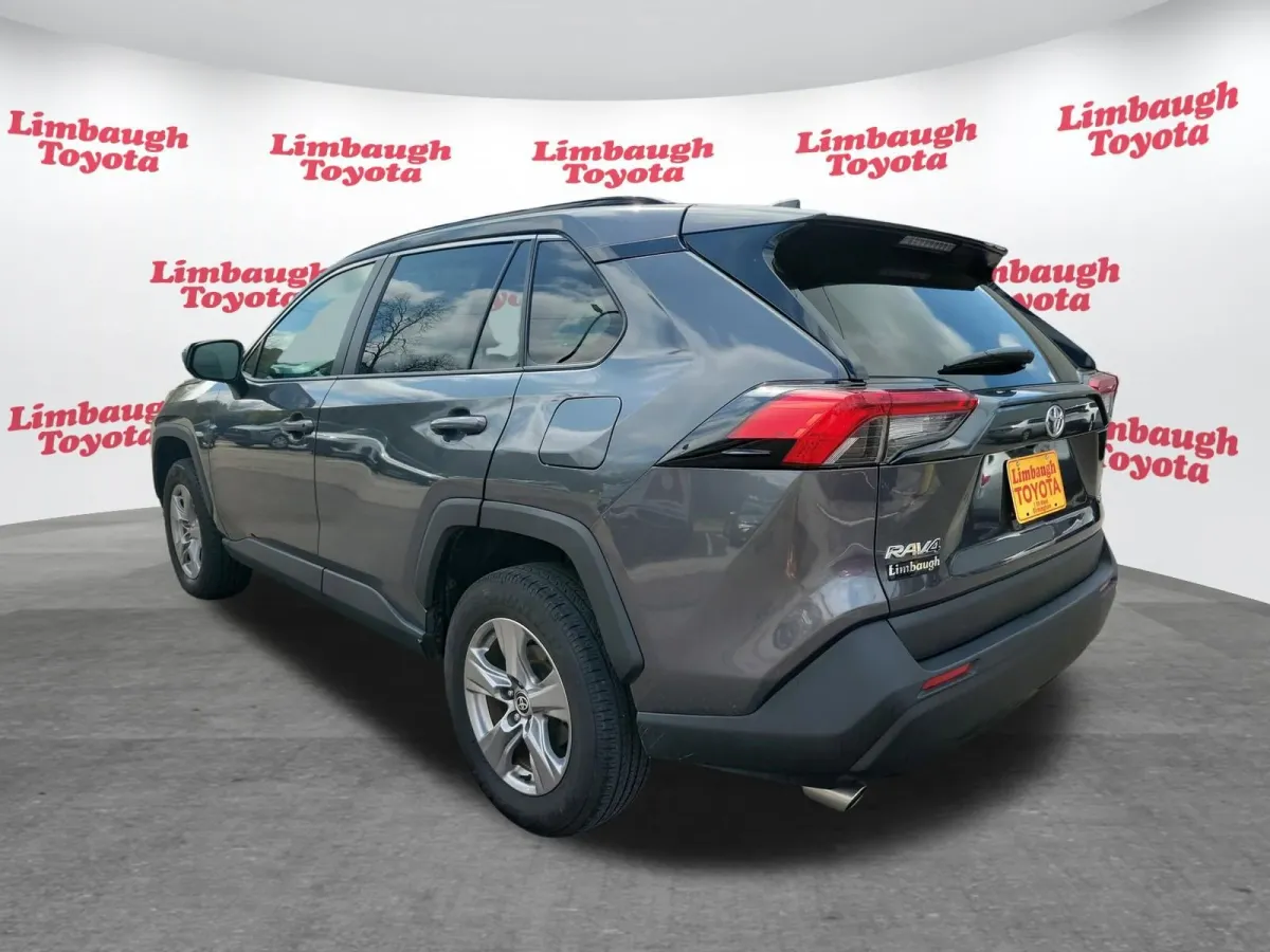 2025 Toyota RAV4 Hybrid LE thumbnail 25