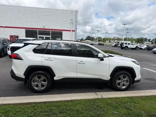 2025 Toyota RAV4 Hybrid LE thumbnail 10